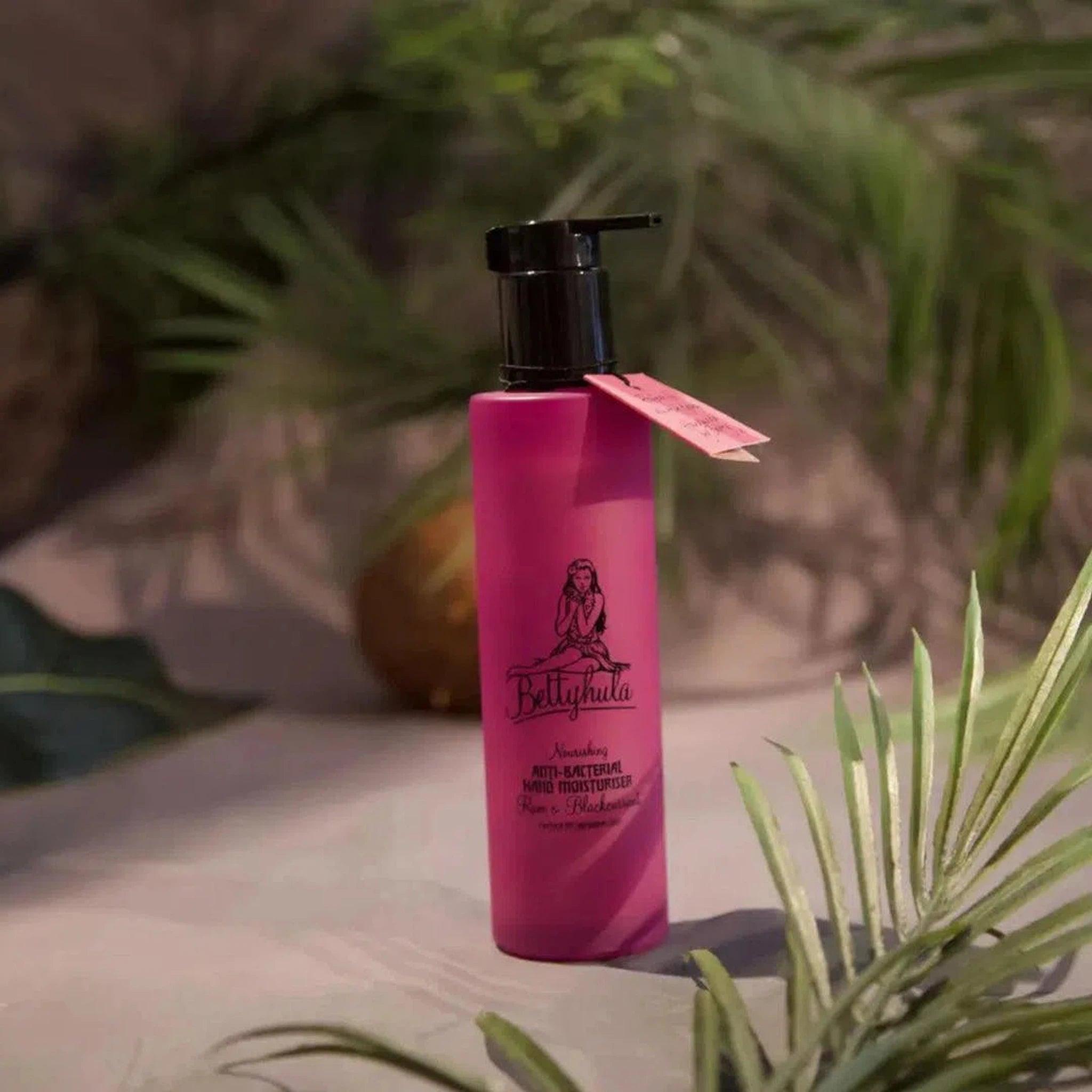 Nourishing Anti-Bacterial Hand Cream in Rum & Blackcurrant