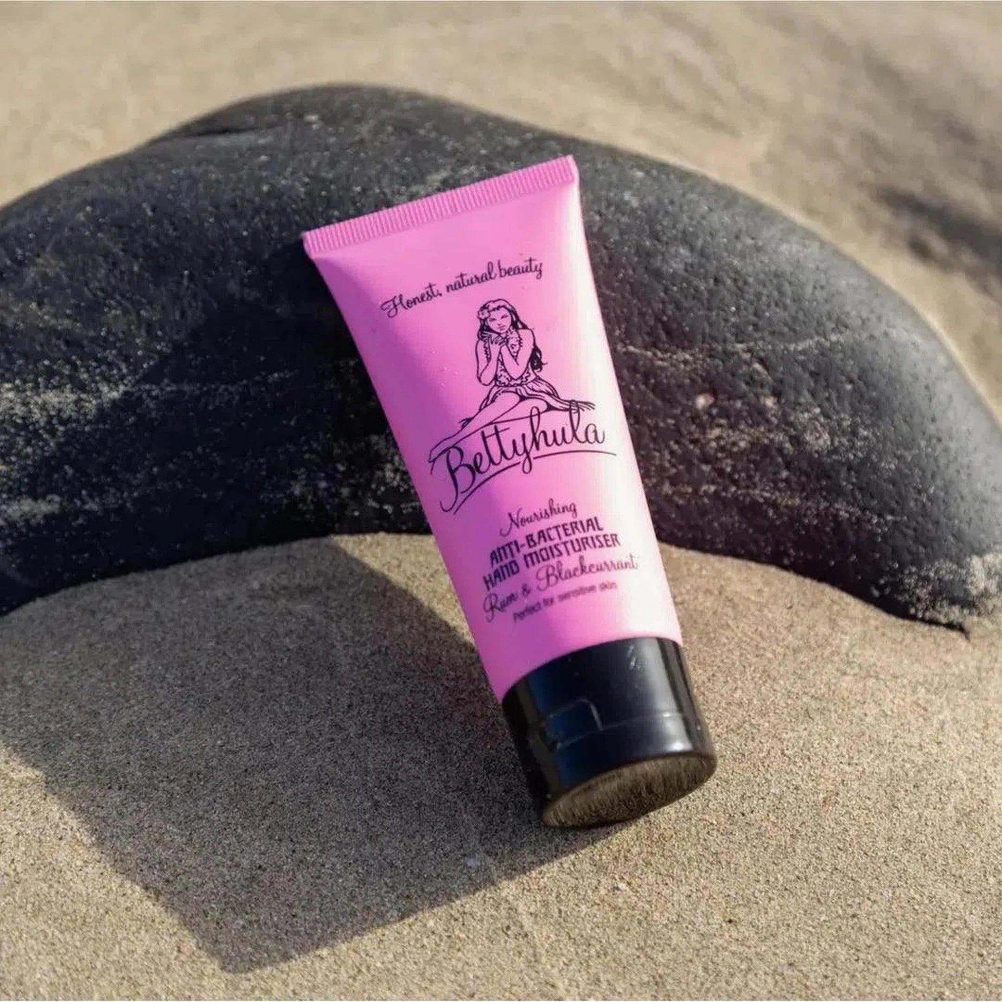 Nourishing Anti-Bacterial Hand Cream in Rum & Blackcurrant